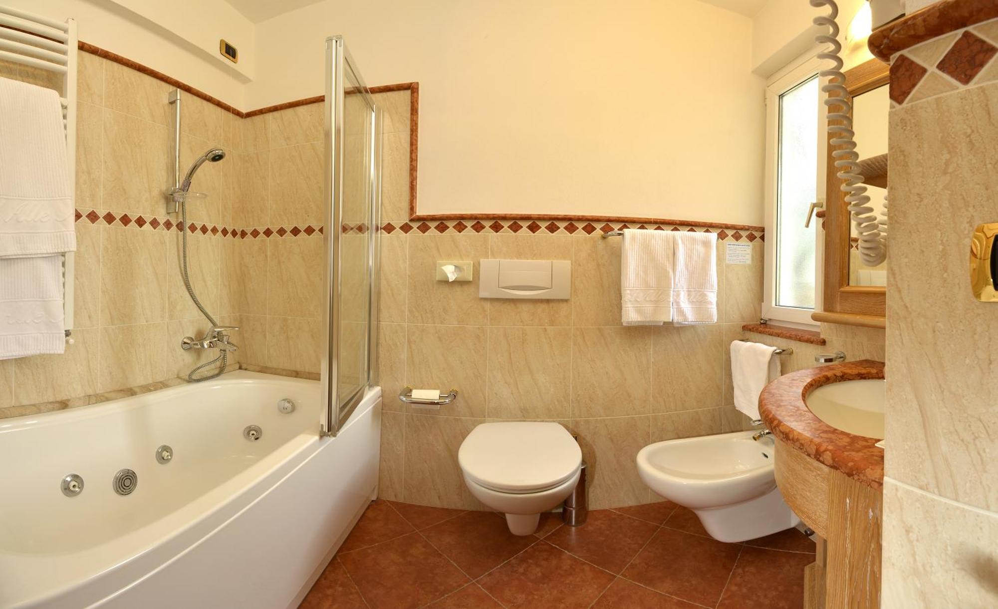 Hotel Alle Alpi Moena Ruang foto