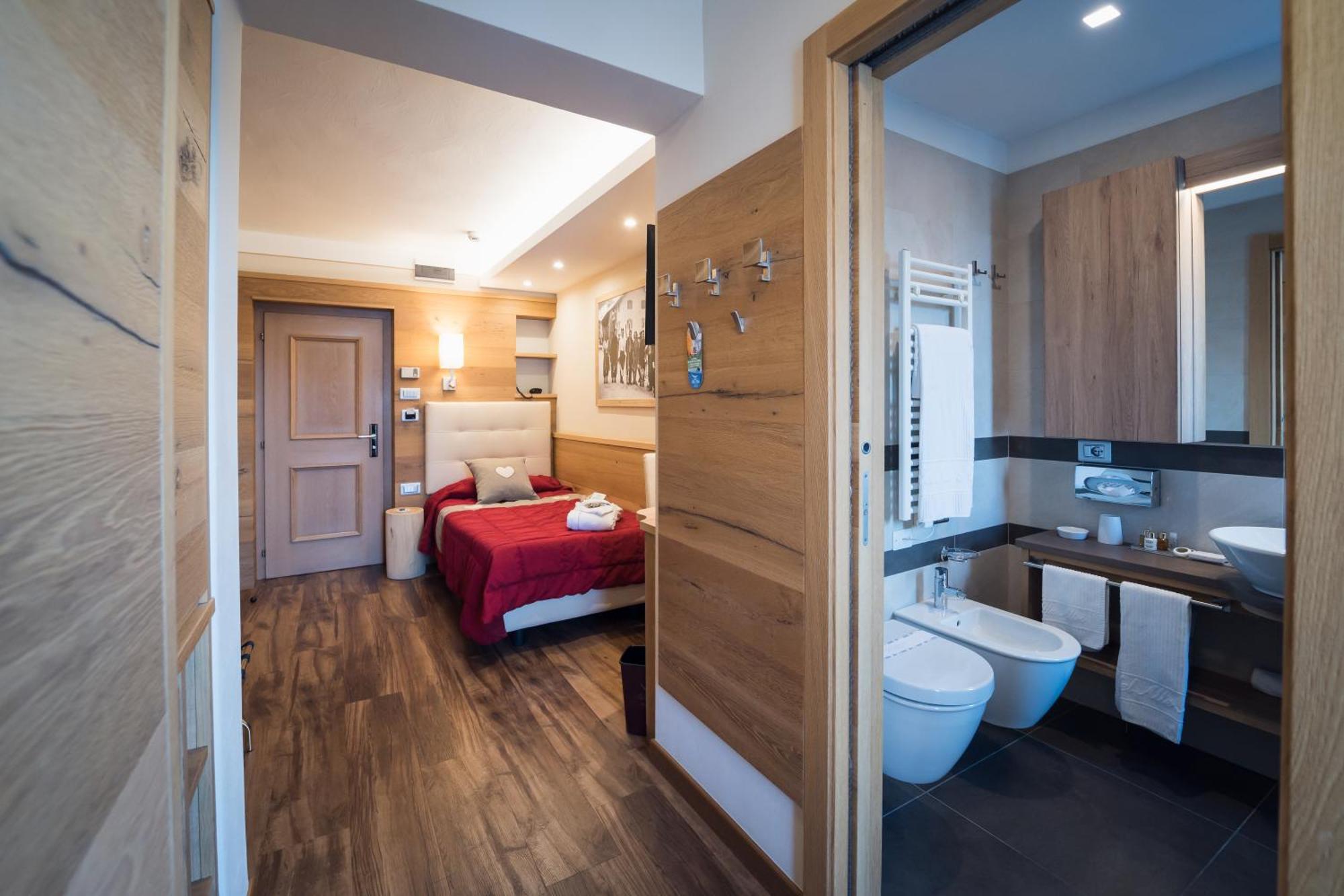 Hotel Alle Alpi Moena Bagian luar foto