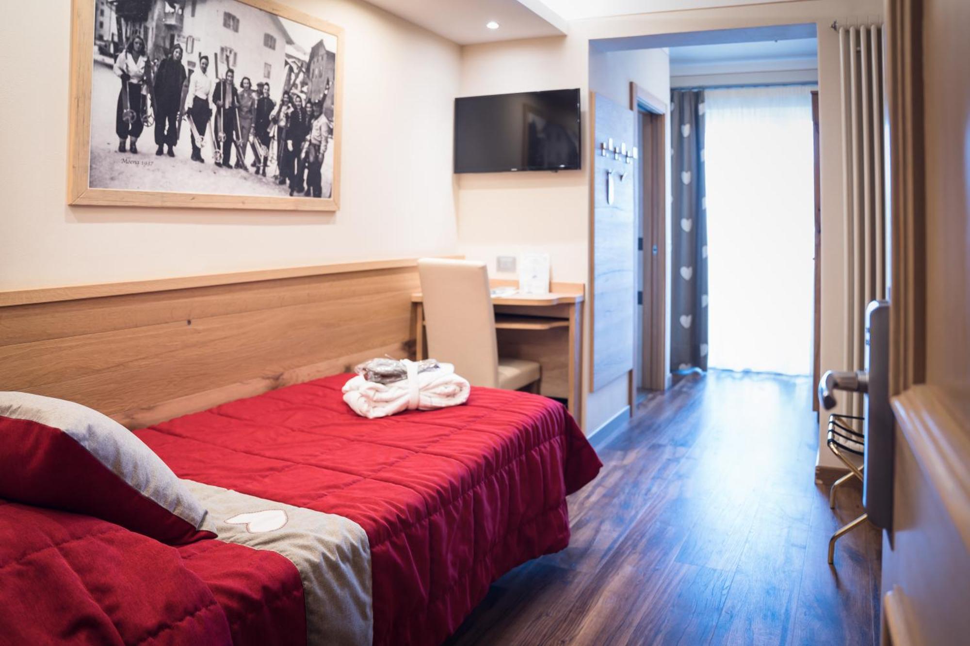 Hotel Alle Alpi Moena Bagian luar foto