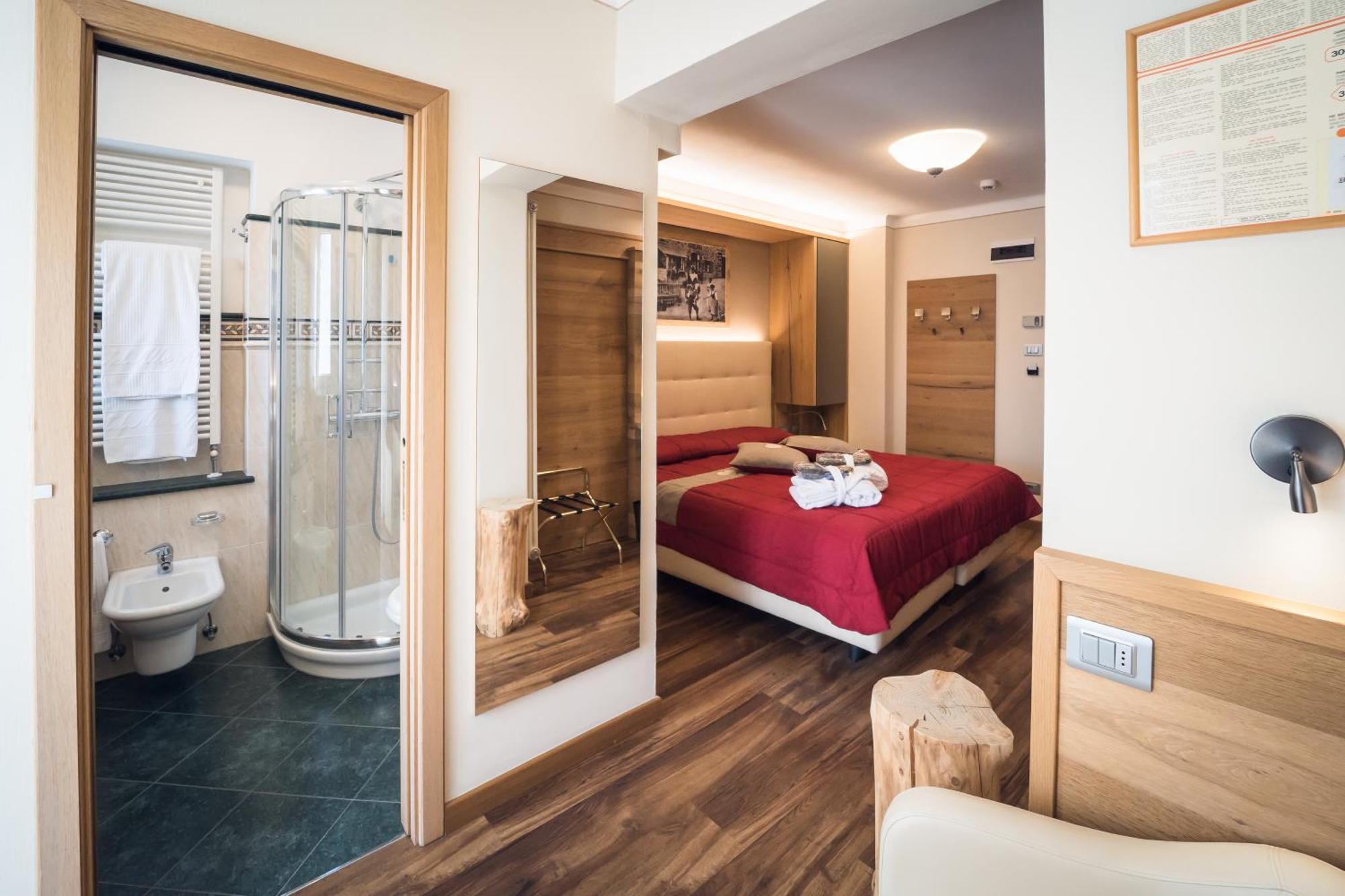 Hotel Alle Alpi Moena Bagian luar foto