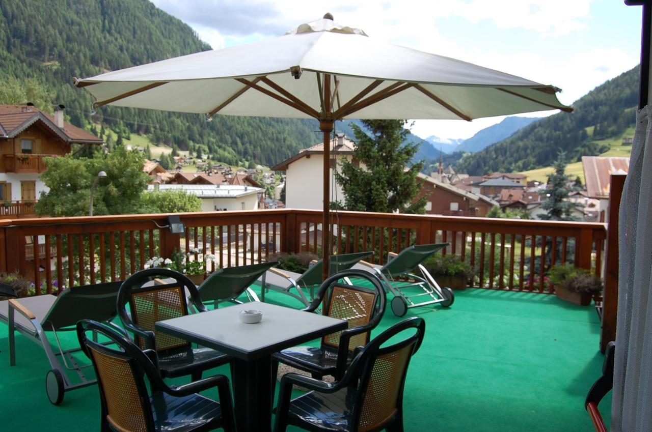 Hotel Alle Alpi Moena Bagian luar foto