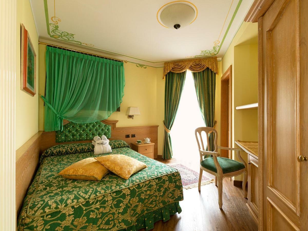 Hotel Alle Alpi Moena Bagian luar foto